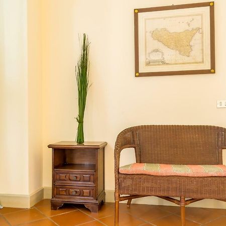 Les Suites - Apartments Рипосто Экстерьер фото