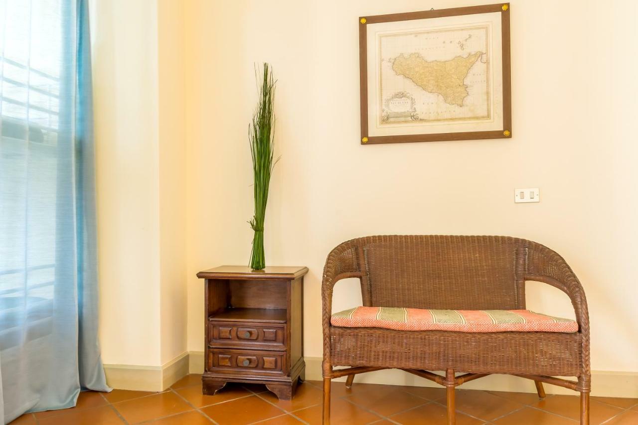 Les Suites - Apartments Рипосто Экстерьер фото