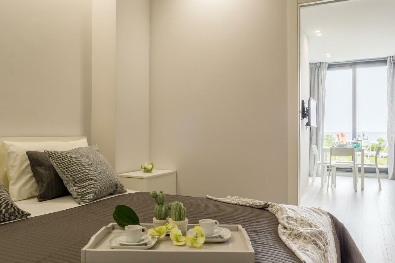 Les Suites - Apartments Рипосто Экстерьер фото