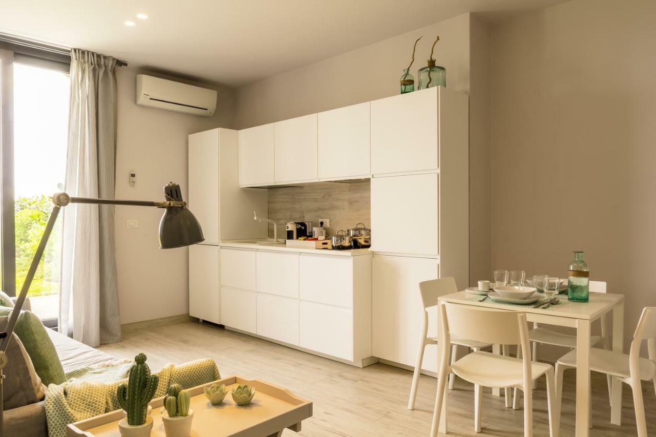 Les Suites - Apartments Рипосто Экстерьер фото